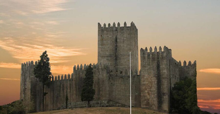 Porto:Braga & Guimarães Small-Group Full Day Tour with lunch - Guimarães old town on UNESCO time, plus the castle connection