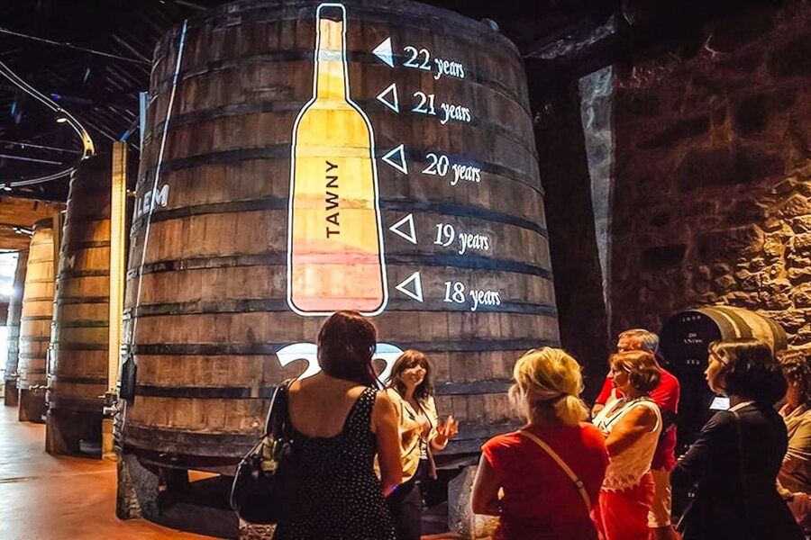Porto: Cálem Cellar Tour, Fado Show & Wine Tasting - Should you book the Cálem Cellar Tour, Fado Show and Wine Tasting?