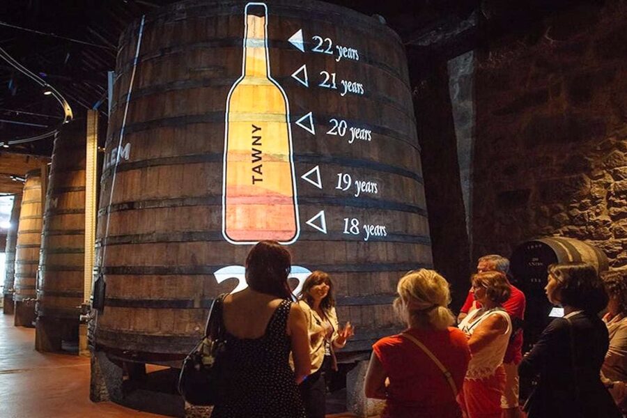 Porto: Cálem Cellar Tour, Interactive Museum & Wine Tasting - Practical details that make the day easier
