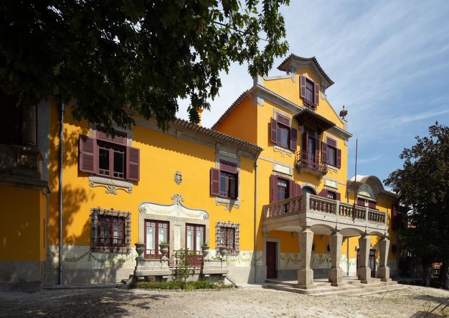 Porto: Casa São Roque Direct Entry Ticket - Contemporary art in a historic setting, and what to watch for