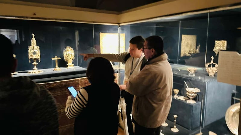 Porto Cathedral Guided Tour with Entrance Tickets - Should you book the Porto Cathedral Guided Tour?