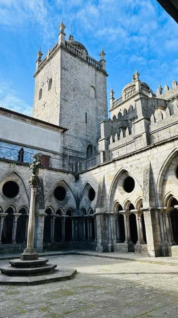 Porto Cathedral Guided Tour with Entrance Tickets - Inside the Cathedral complex: what you actually see and why it matters
