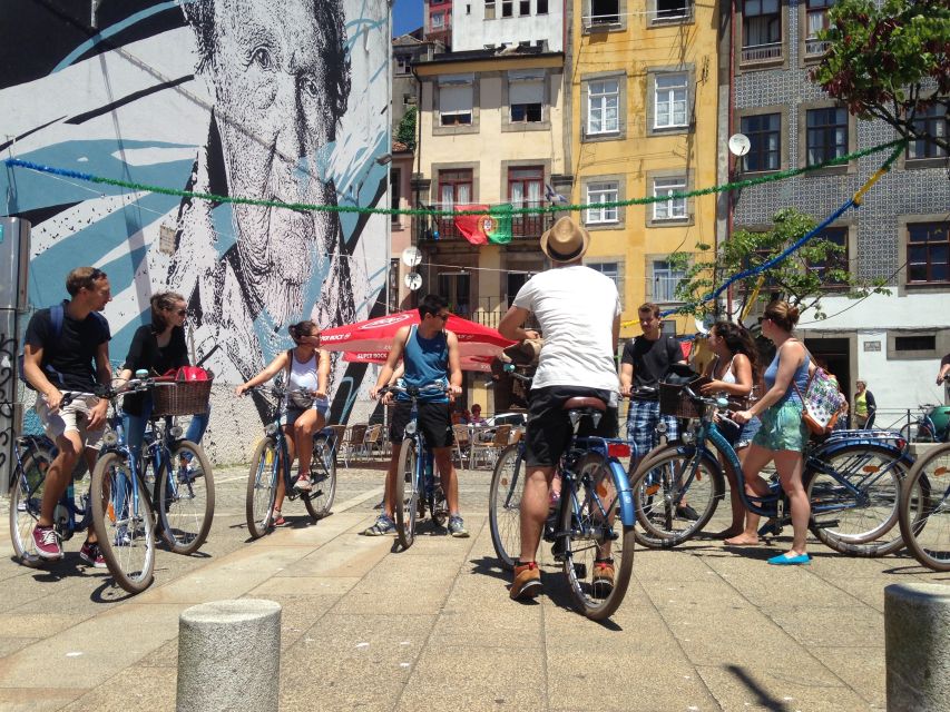 Porto: City Bike Rental - Getting Your Bike at Rua Nova da Alfândega in Miragaia