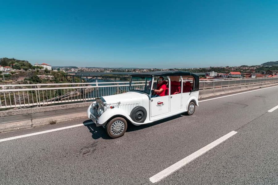 Porto: City Center Eco Car Tour - The value of a Porto electric classic car loop