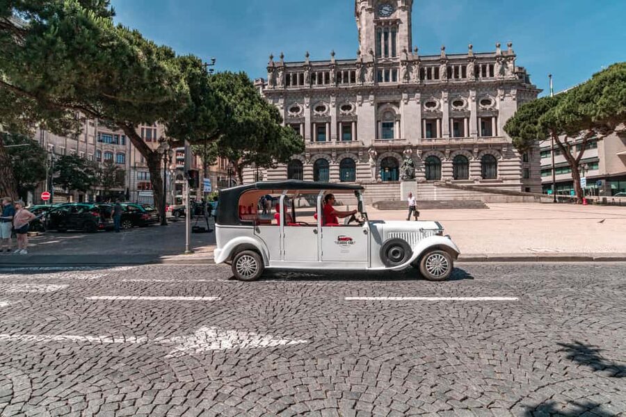 Porto: City Center Eco Car Tour - Your drive route: S. Bento, Clérigos, Batalha, and Aliados