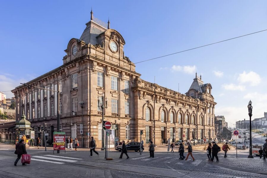 Porto City Full Day Minibus Tour, Wine Tasting & Six Brigdes - Who this tour suits best