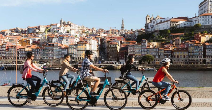 Porto: City Highlights 3-Hour Guided Electric Bike Tour - Mosteiro da Serra do Pilar: the opening viewpoint over Gaia