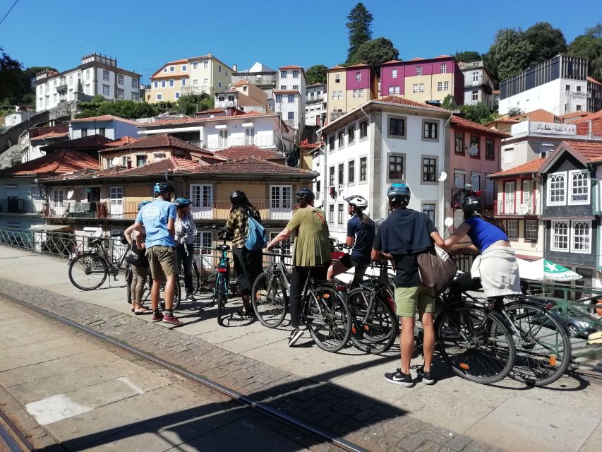 Porto: City Highlights 3-Hour Guided Electric Bike Tour - São Bento Station free time: use it to focus on azulejos