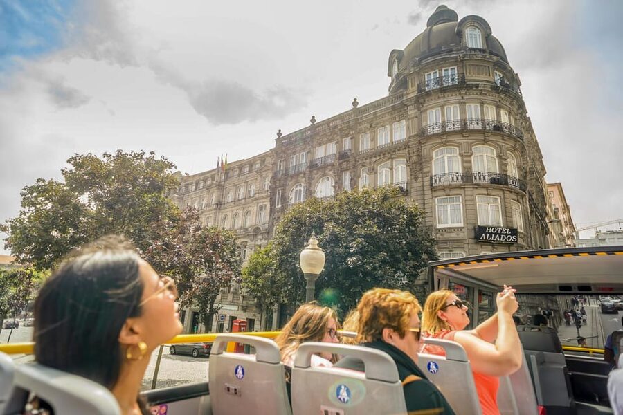 Porto: City Sightseeing Hop-On Hop-Off Bus Tour - The Red Line: Palaces, Architecture, and Ribeira to Foz