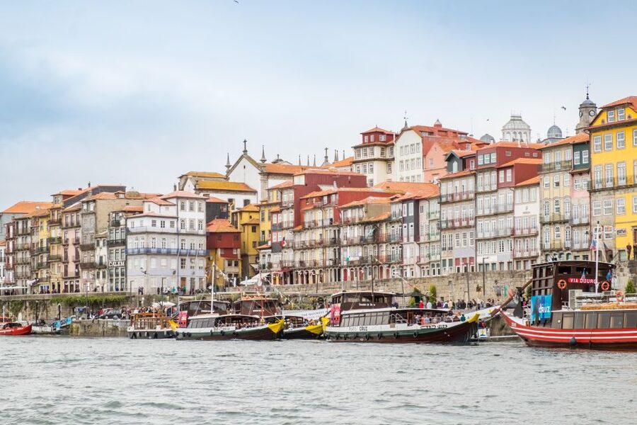 Porto: City Train Tour, River Cruise & Wine Cellar - The Magic Train ride: orientation plus major Porto landmarks