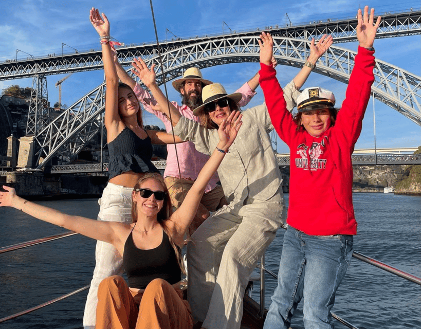 Porto: Classic Boat Cruise on the Douro River - Dom Luís I Bridge crossing: why the timing and approach feel special