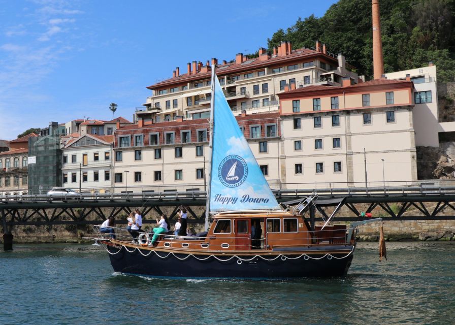 Porto: Classic Boat Cruise on the Douro River - On board: hammock photos, snacks, and the small-group calm
