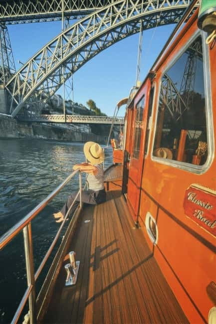Porto: Classic Boat Cruise on the Douro River - Your onboard hosts: friendly, personable, and in control