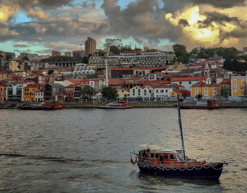 Porto: Classic Boat Cruise on the Douro River - What to pack and when to go for the smoothest cruise