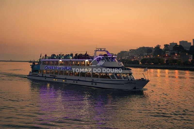 Porto: Cruise with Dinner & Live Music - Setting Off From Ribeira Quay at 20:00