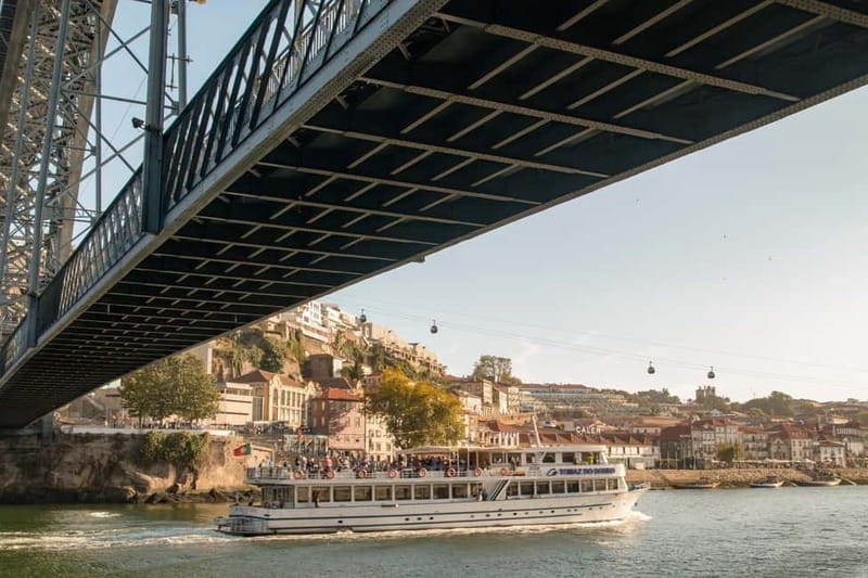 Porto: Cruise with Dinner & Live Music - Dinner Service: Pumpkin Cream, Cod or Rump, and a Proper Dessert