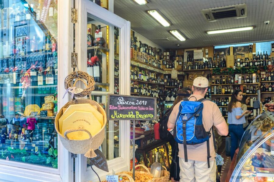 Porto: Delicious Food and Wine Walking Tour - Key things you will notice right away