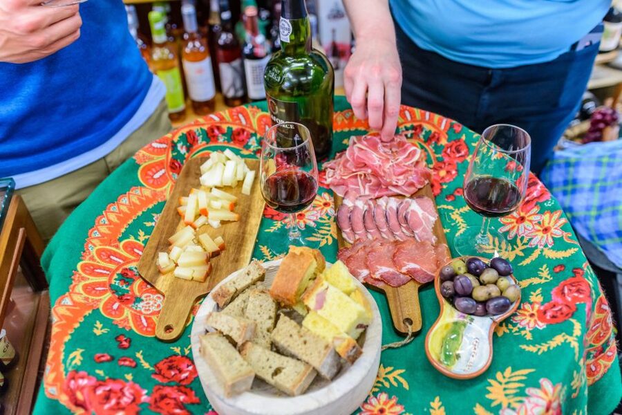 Porto: Delicious Food and Wine Walking Tour - Who should book this tour, and who should skip it