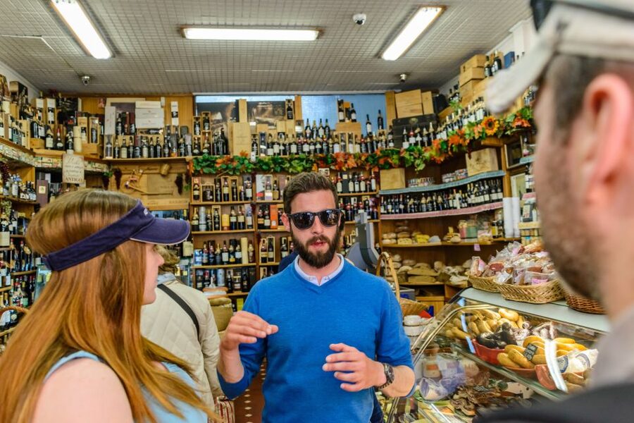 Porto: Delicious Food and Wine Walking Tour - How the guide makes it worth your time