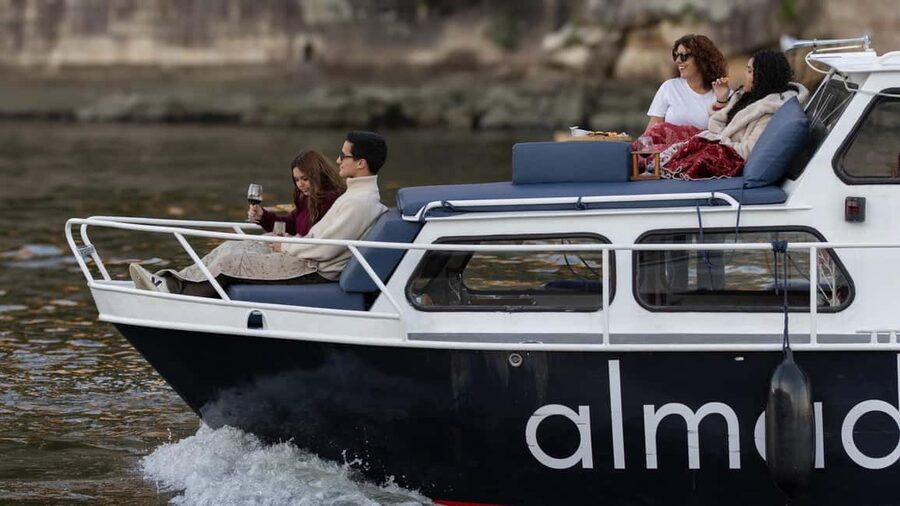 Porto: Douro Cruise, 6 Bridges & 4 Port Wines (Max 7) - Should you book the AlmaDouro 6 Bridges and Port Wine cruise?