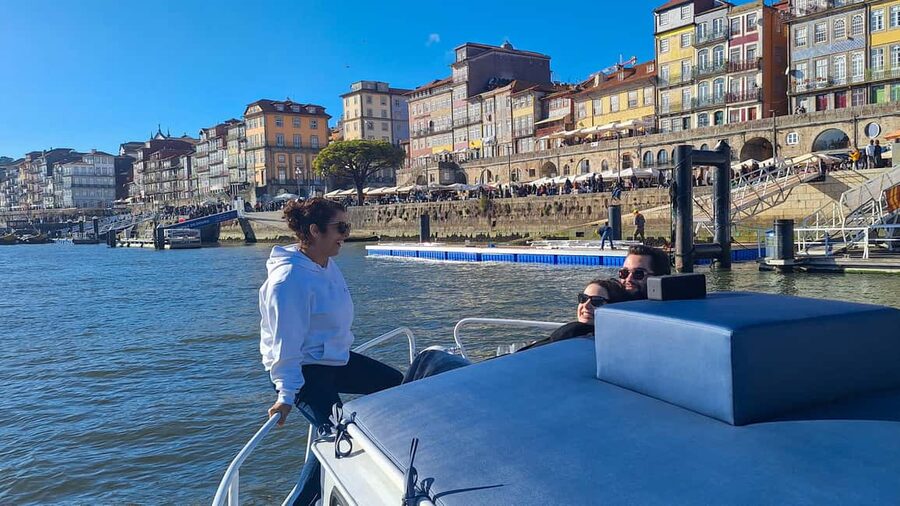 Porto: Douro Cruise, 6 Bridges & 4 Port Wines (Max 7) - The 2-hour pacing: calm river time, not a rushed loop