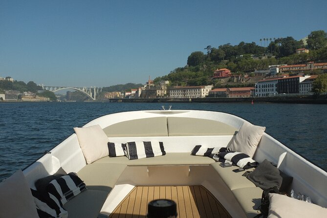 Porto: Douro River Boat Cruise with Port Wine and Snacks - The Crew Makes It: Small Group Comfort and Photo Help
