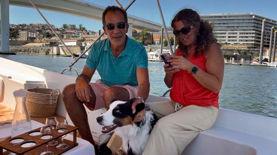Porto: Douro River Boat Cruise with Port Wine Tasting - Marina do Freixo: where the cruise mood starts