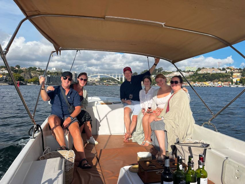 Porto: Douro River Boat Cruise with Port Wine Tasting - Arrábida Bridge and Foz do Douro: seeing the river widen