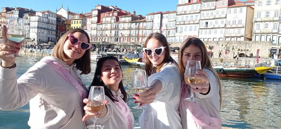 Porto: Douro River Boat Tour w/ Portuguese Wines & Tasting - How to plan your day: timing, comfort, and what to bring