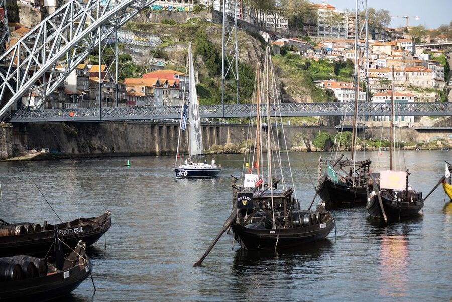 Porto: Douro River Boat Tour with Wine Tasting - A couple of realistic “watch outs”
