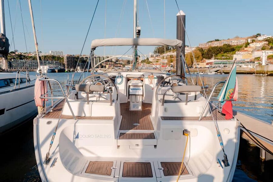 Porto: Douro River Boat Tour with Wine Tasting - The wine tasting: what you get and how to enjoy it