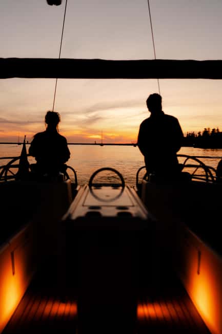 Porto: Douro River Boat Tour with Wine Tasting - Sunset comfort: blankets, timing, and wind management