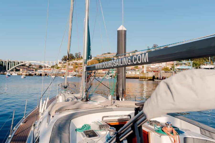 Porto: Douro River Boat Tour with Wine Tasting - Price and value: why $50 can feel fair here