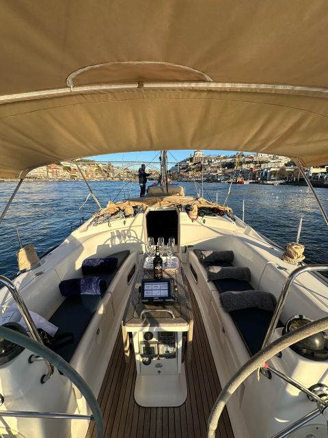 Porto: Douro river Boat tour with wine tasting (small group) - Small-group comfort on a 2-hour cruise: what up to 8 people changes
