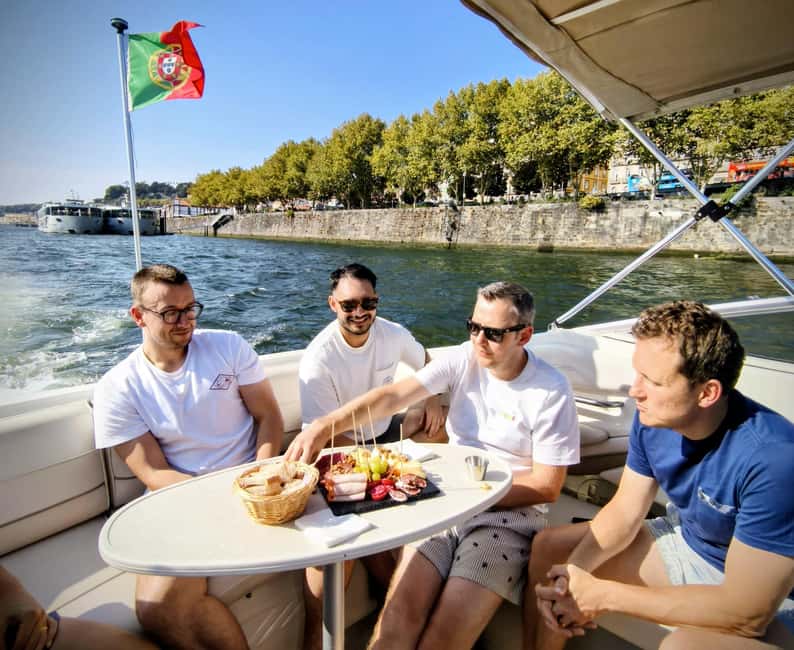 Porto: Douro River Cruise & Boat Tour with Port Wine Tasting - What to bring for a comfortable 1.5 hours on the Douro