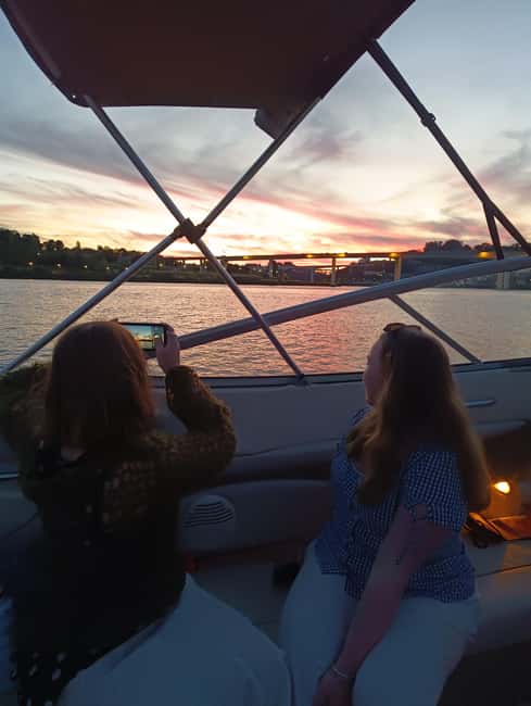 Porto: Douro River Cruise & Boat Tour with Port Wine Tasting - Port wine tasting onboard: what you get, and how to make it more enjoyable