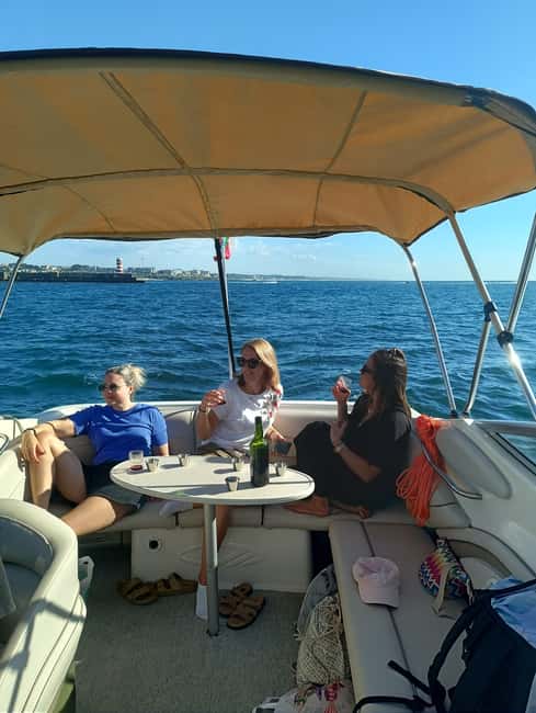 Porto: Douro River Cruise & Boat Tour with Port Wine Tasting - The guide experience: local stories, friendly hosting, and a flexible cruise