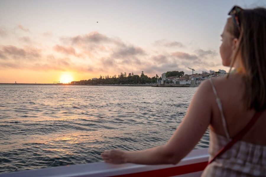 Porto: Douro River Party Boat with Sunset Option & 6 Bridges - Standing on the boat: comfort tips that save your feet
