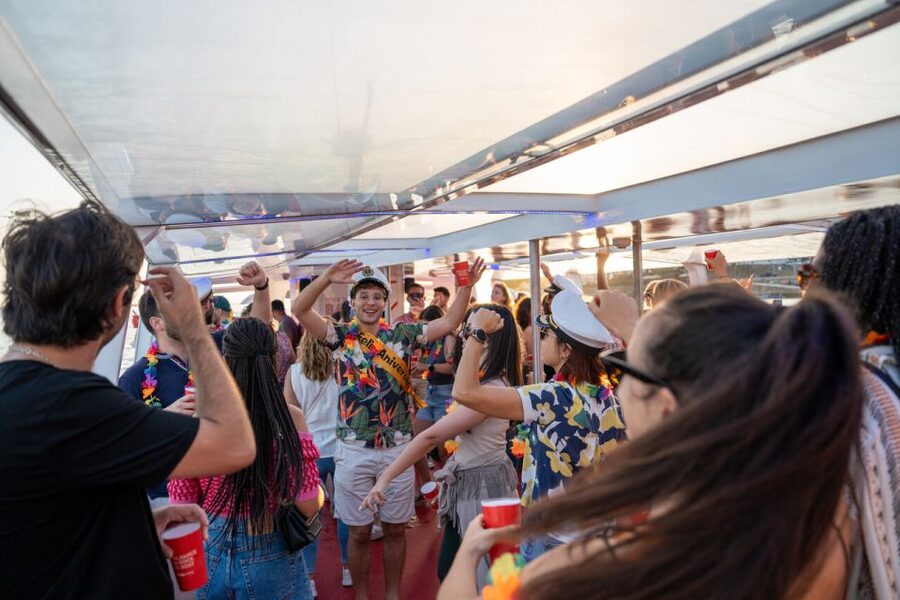 Porto: Douro River Party Boat with Sunset Option & 6 Bridges - Who should book, and who should skip it