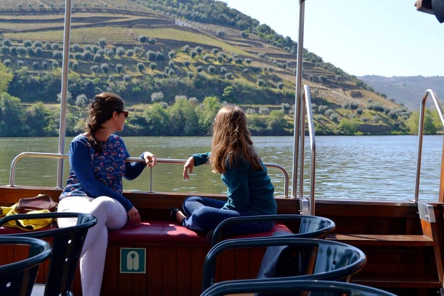 Porto: Douro Valley Vineyards Tour with Lunch & River Cruise - Pinhão and the Douro cruise: seeing terraced vines the easy way