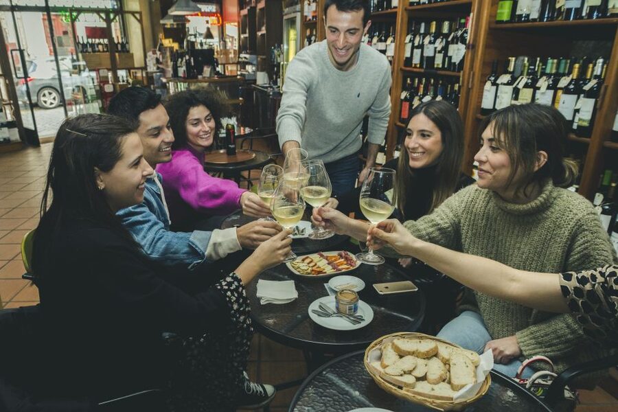 Porto: Evening Local Food Crawl with Drink Pairings - Key things that make this Porto crawl worth your time