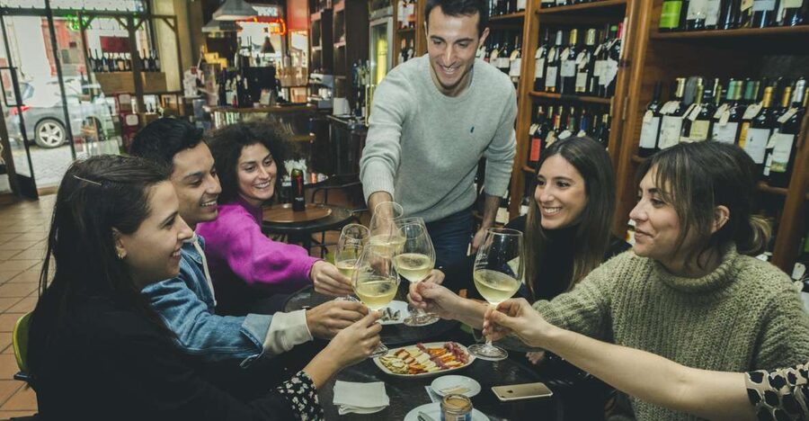 Porto: Evening Local Food Crawl with Drink Pairings - Why this Porto evening food crawl is a smart first move