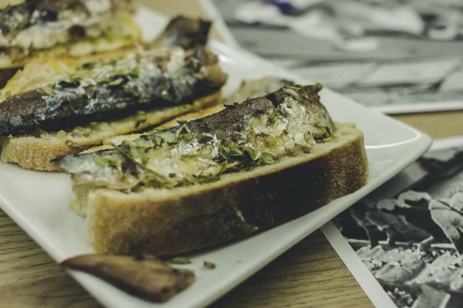 Porto: Evening Local Food Crawl with Drink Pairings - How the 10 to 12 petiscos tasting format works (and why it’s filling)