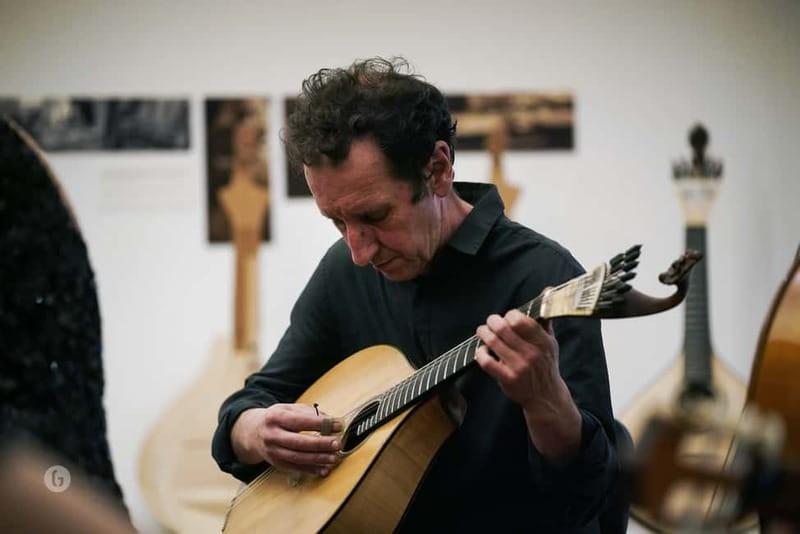 Porto: Fado & Port Wine in Traditional Portuguese Music Shop - How the 1-hour Fado show actually unfolds