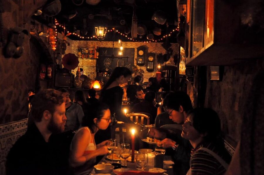 Porto: Fado Show with Dinner in a Traditional Fado House - Key things that make this Fado dinner night work