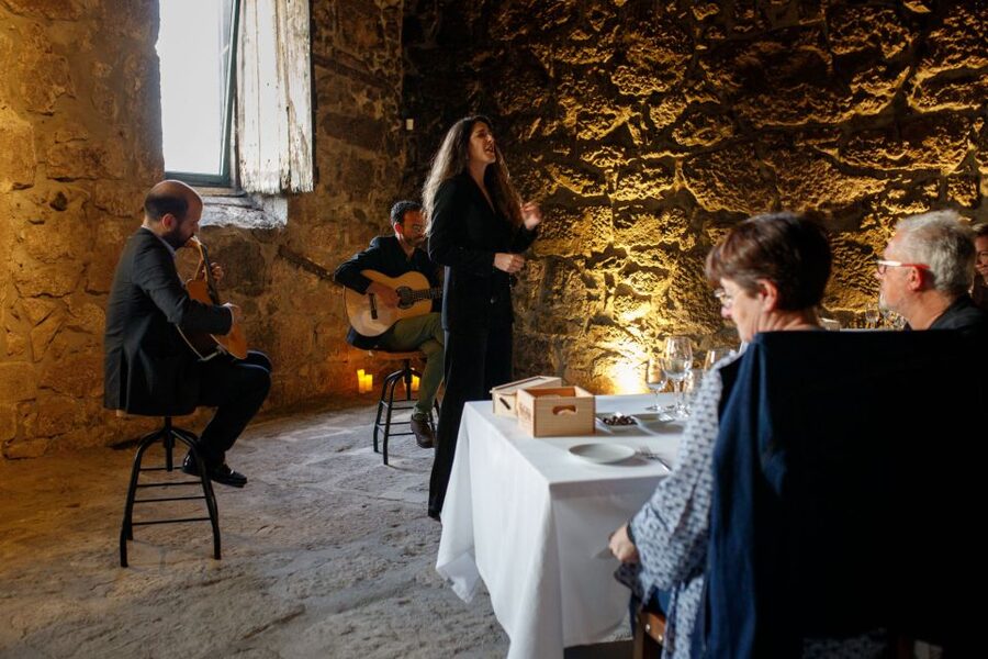 Porto: Fonseca Cellar Tour & Fado Show with Optional Dinner - Getting Started at Fonseca: the 6 pm evening flow
