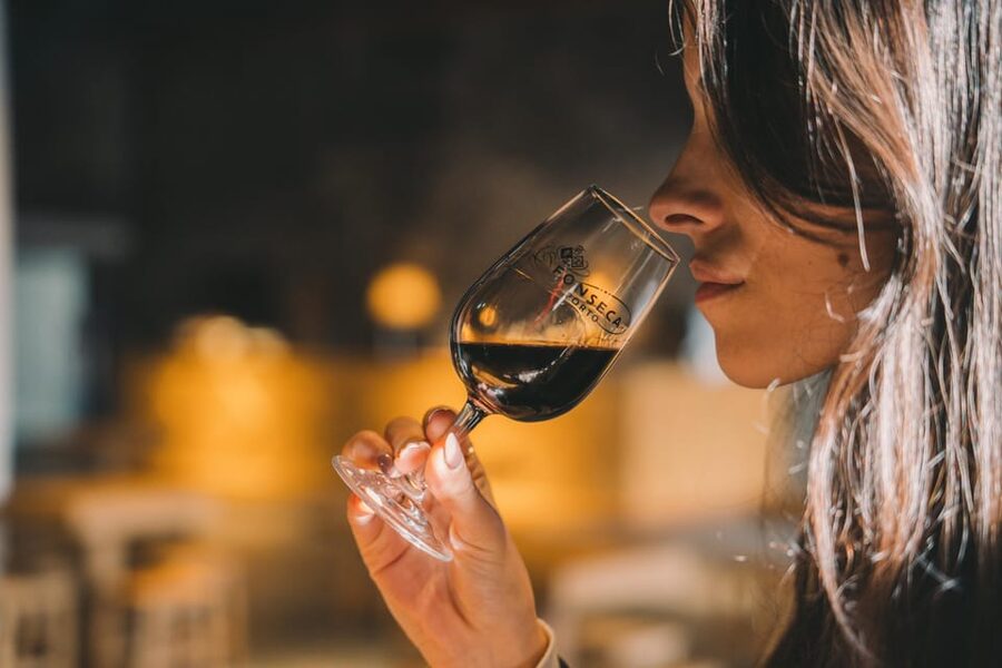 Porto: Fonseca Cellar Tour & Fado Show with Optional Dinner - Fado in the cellar: live music timed to your tasting