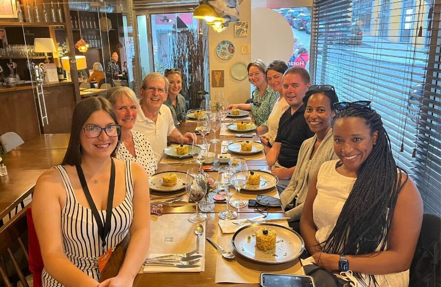 Porto: Food Tour with Tastings - Stop 1: tapas and your first Portuguese pour
