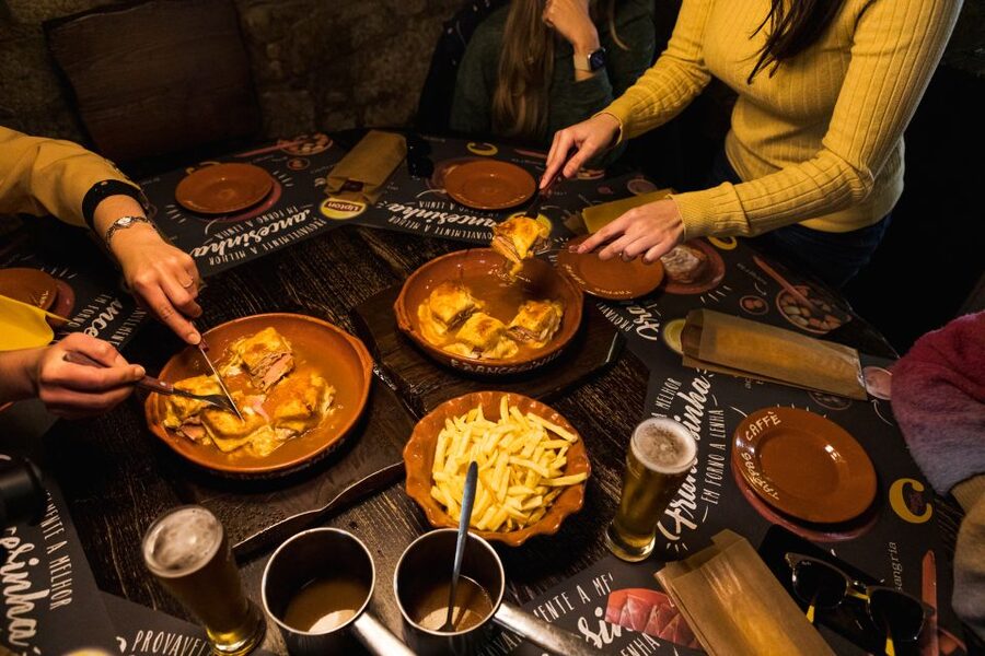 Porto: Food & Wine Tasting Walking Tour with Port Wine Cave - Jardim do Morro viewpoints to Vila Nova de Gaia backstreets