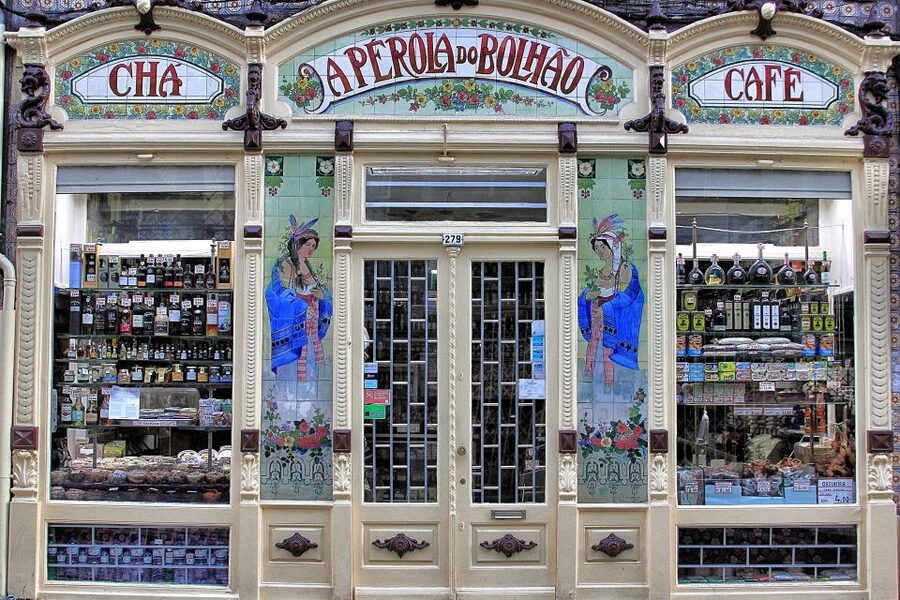 Porto: Full-Day Private Tuk Tuk Tour - Cordoaria churches, Lello Bookstore, and the Torre dos Clérigos climb